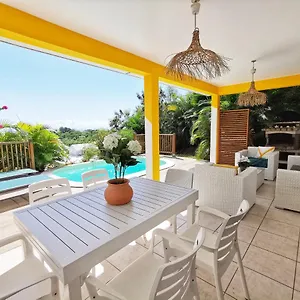 Ananas - Exotic Martinique Hébergement de vacances